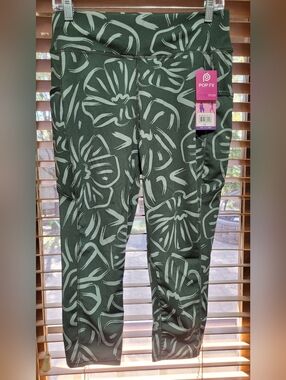 NWT | POP Fit Pixie Crop Leggings Green Flowers